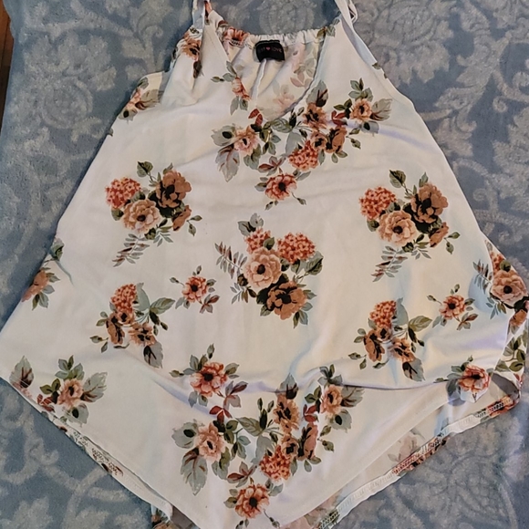 White flower blouse - Picture 1 of 3
